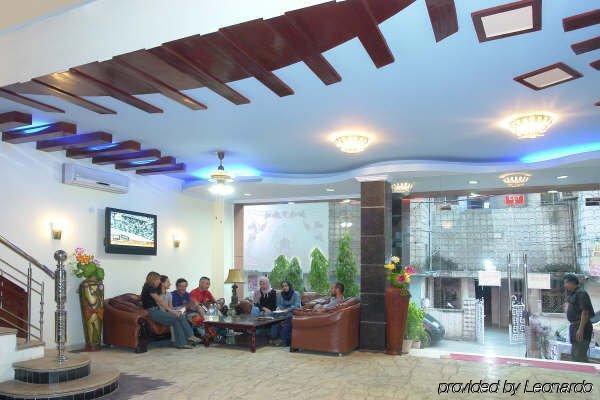 Hotel Raunak International Neu-Delhi Interior foto